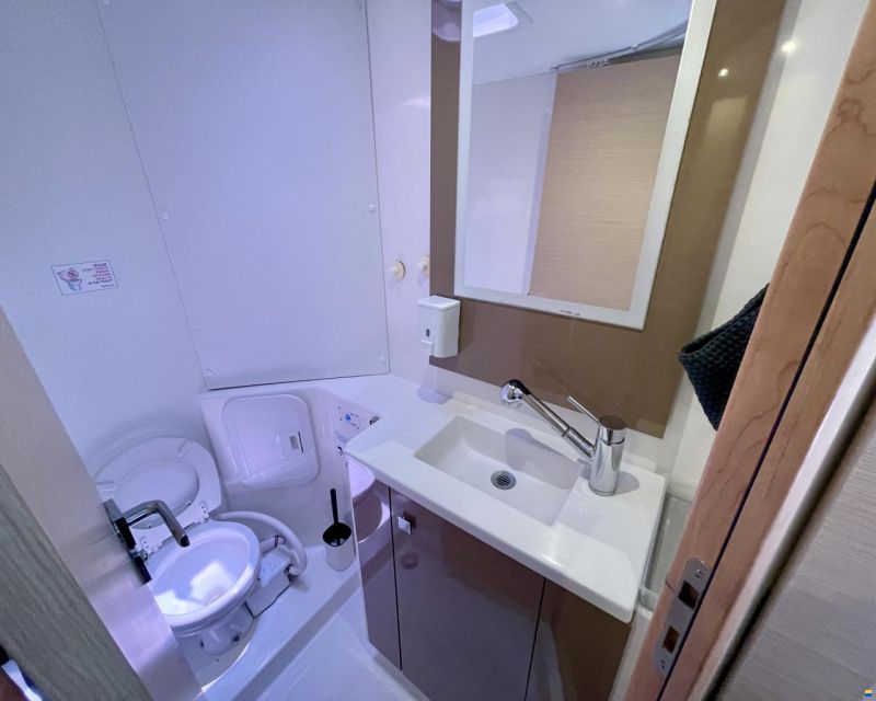 Fountaine Pajot Lucia 40