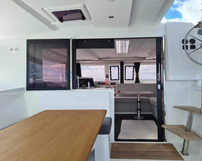 Fountaine Pajot Lucia 40