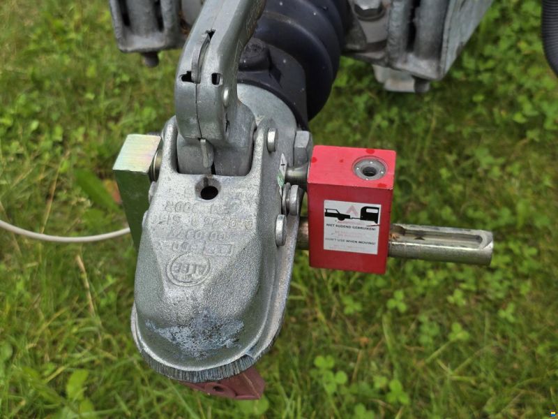 PEGA V-Liner 2700 kg + elektr. lier
