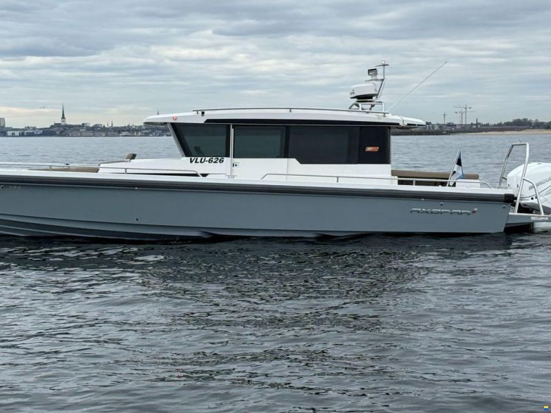Axopar 37 XC Cross Cabin
