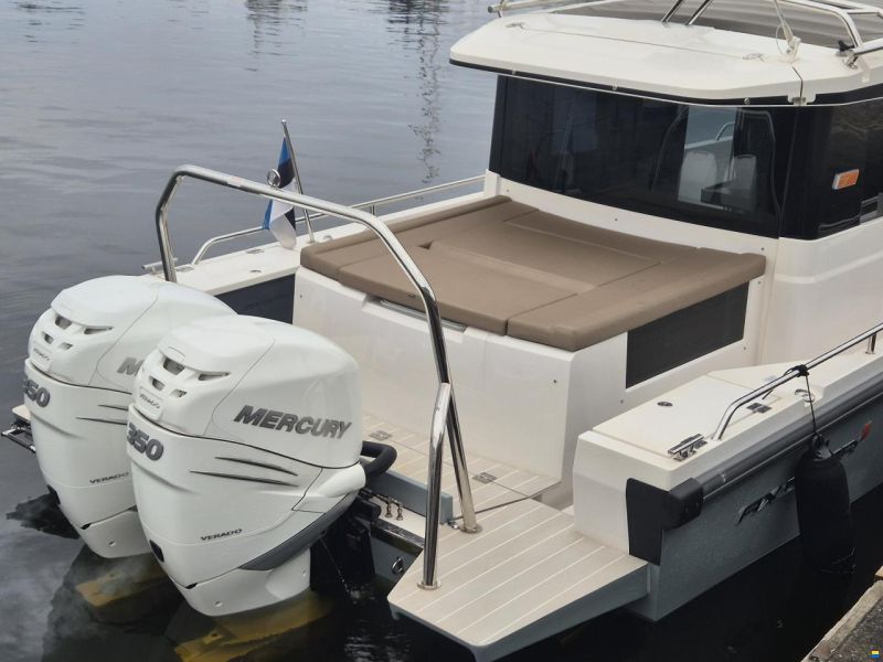 Axopar 37 XC Cross Cabin