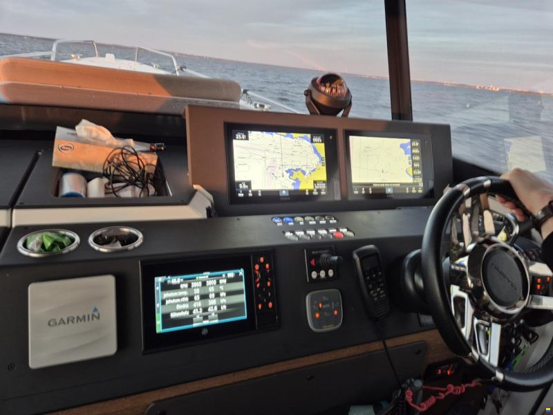 Axopar 37 XC Cross Cabin