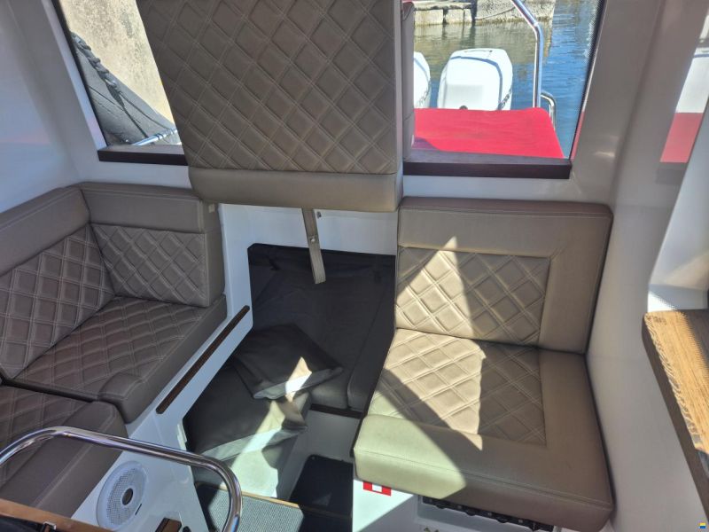 Axopar 37 XC Cross Cabin