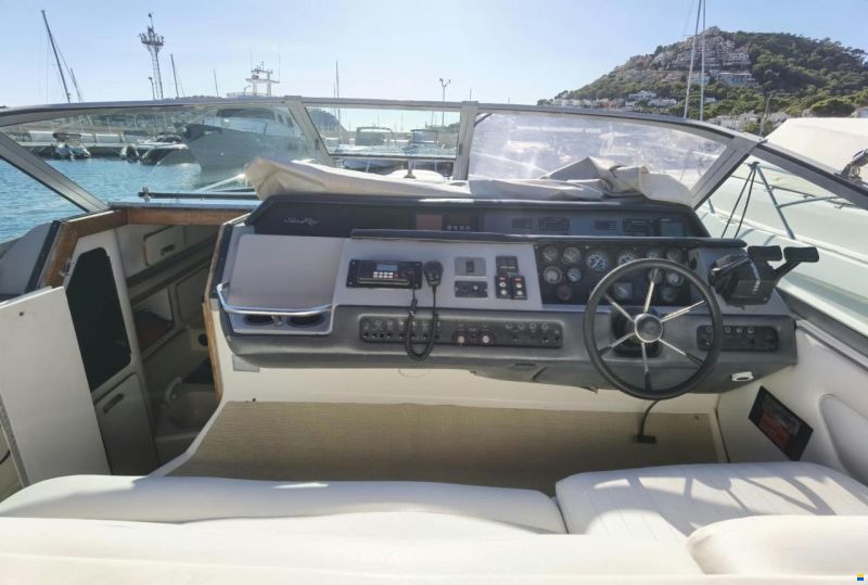 Sea Ray 330