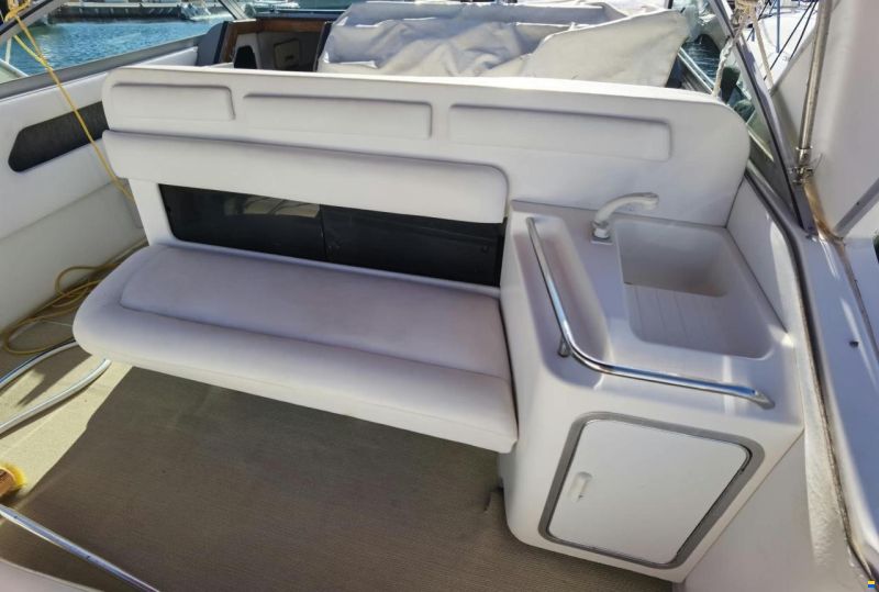 Sea Ray 330