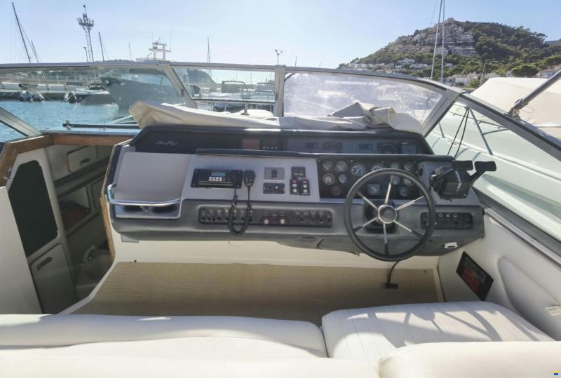 Sea Ray 330