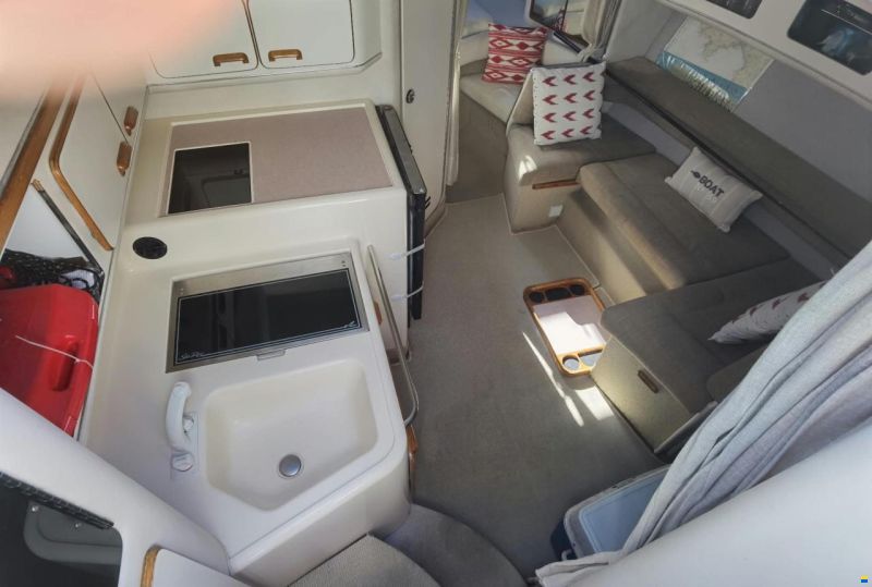 Sea Ray 330