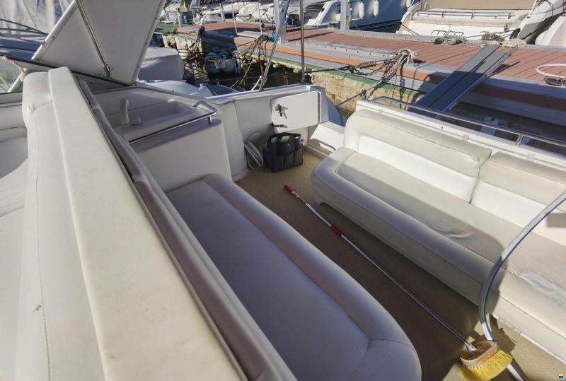 Sea Ray 330