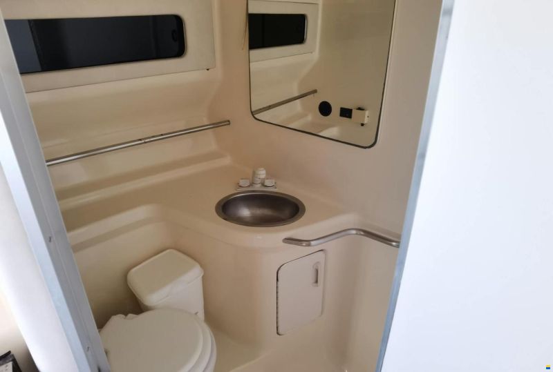 Sea Ray 330