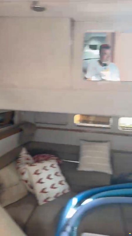 Sea Ray 330