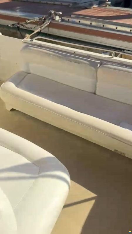 Sea Ray 330