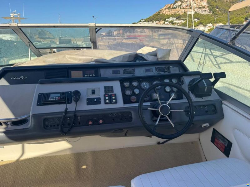 Sea Ray 330