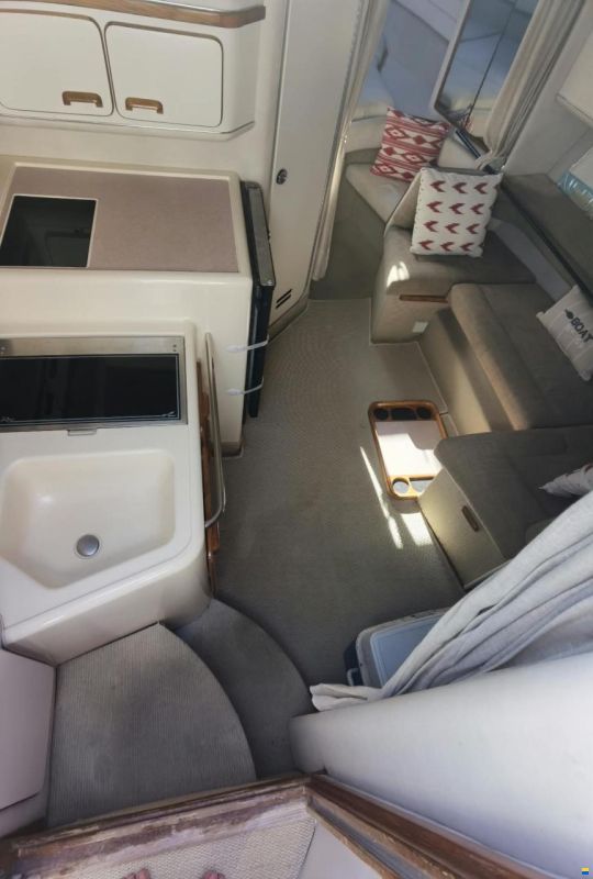 Sea Ray 330