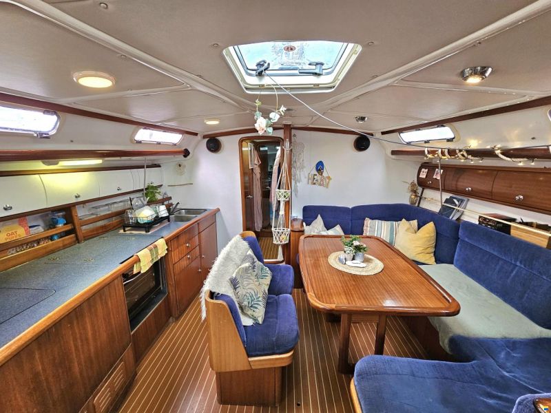Bavaria 44