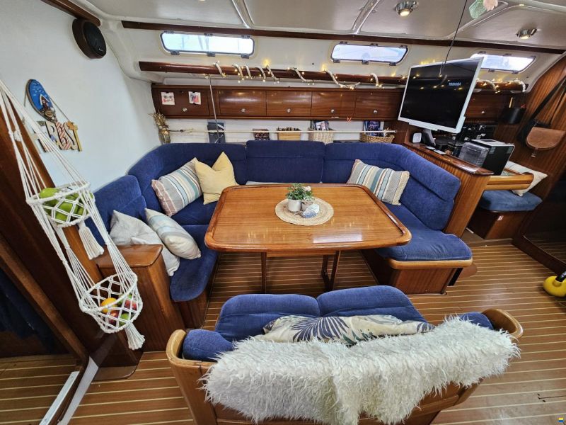 Bavaria 44