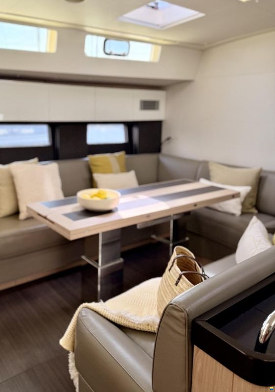 Beneteau OCEANIS YACHT 62