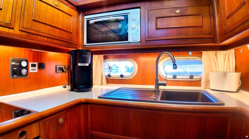 Neptunus 138/46 Sedan Fly Flybridge