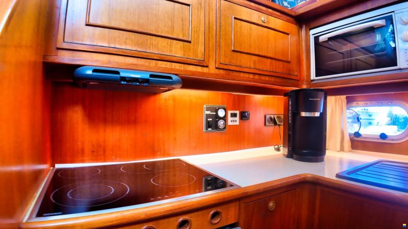 Neptunus 138/46 Sedan Fly Flybridge