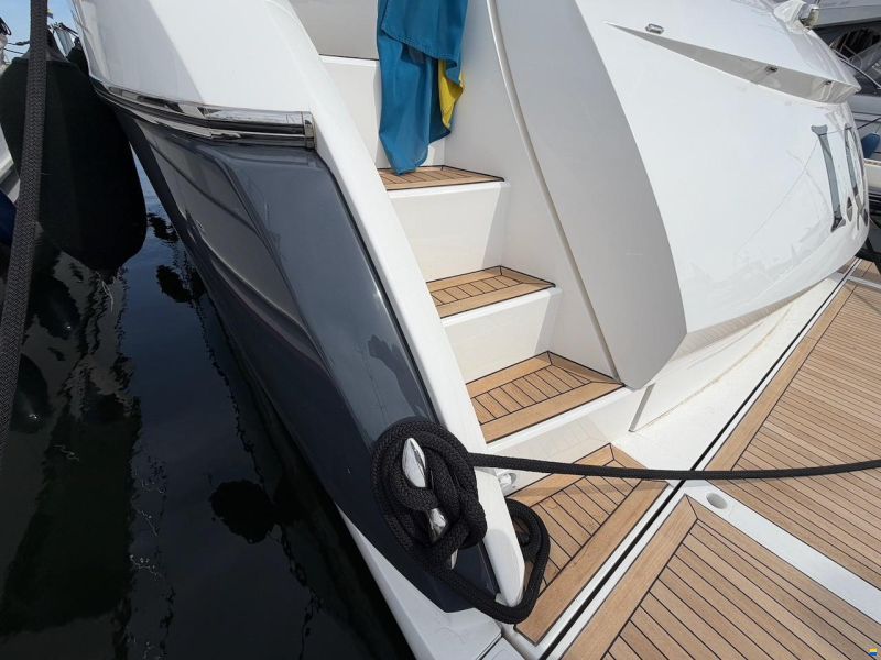 Sunseeker Predator 62
