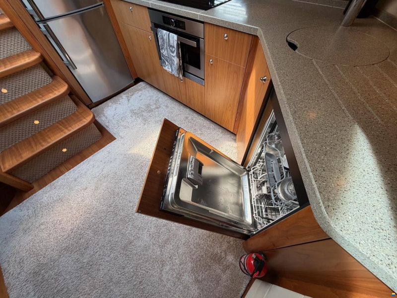 Sunseeker Predator 62