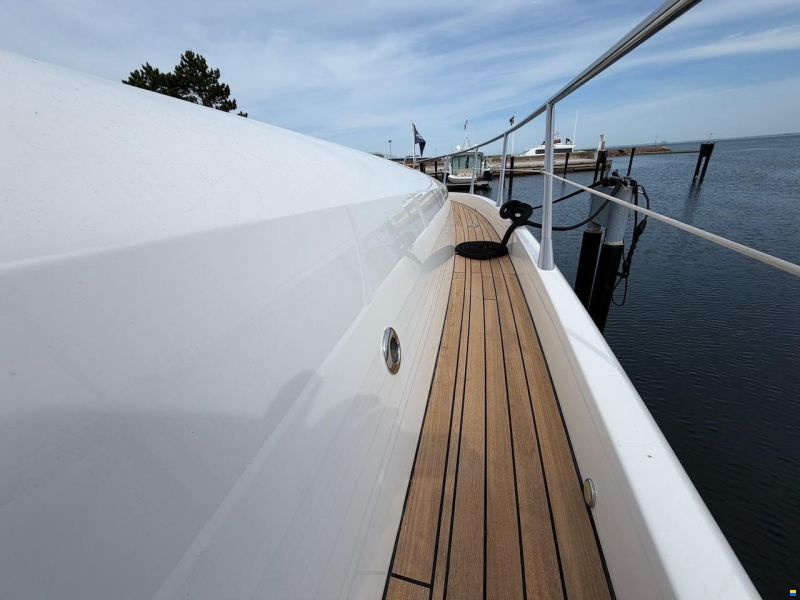 Sunseeker Predator 62