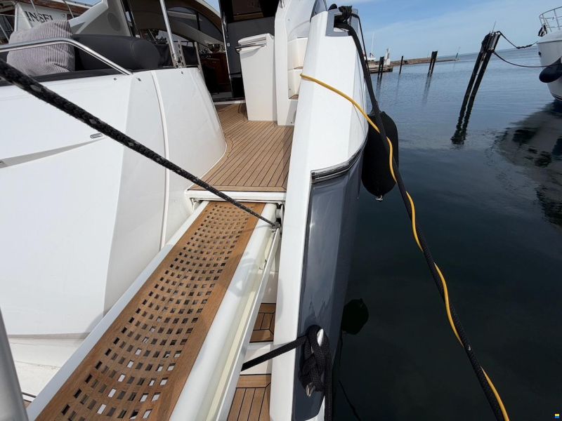 Sunseeker Predator 62