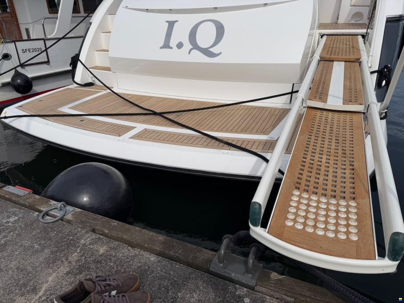 Sunseeker Predator 62