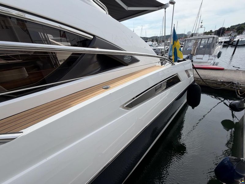 Sunseeker Predator 62