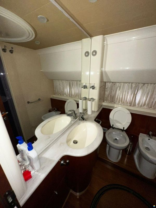 Ferretti 680