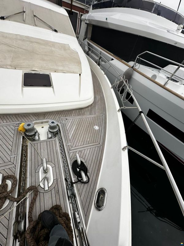 Ferretti 680