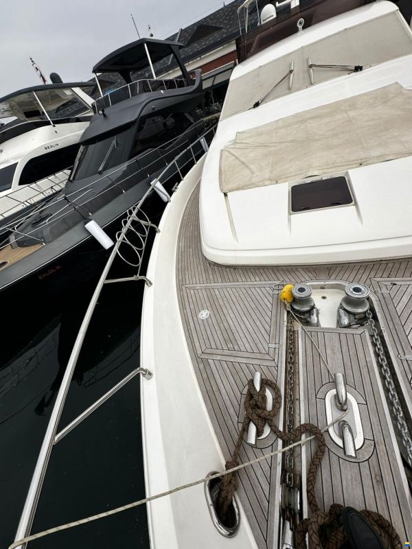 Ferretti 680