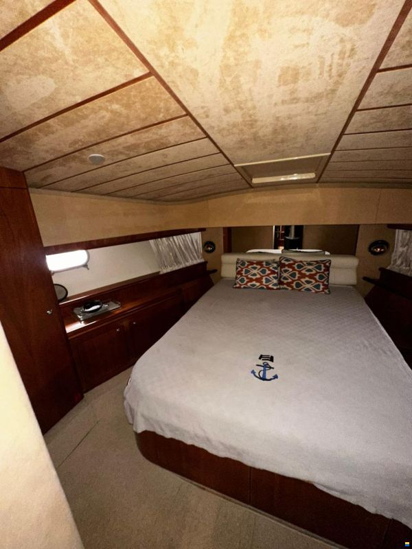 Ferretti 680