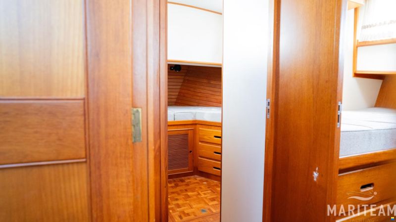 Grand Banks 49 motoryacht