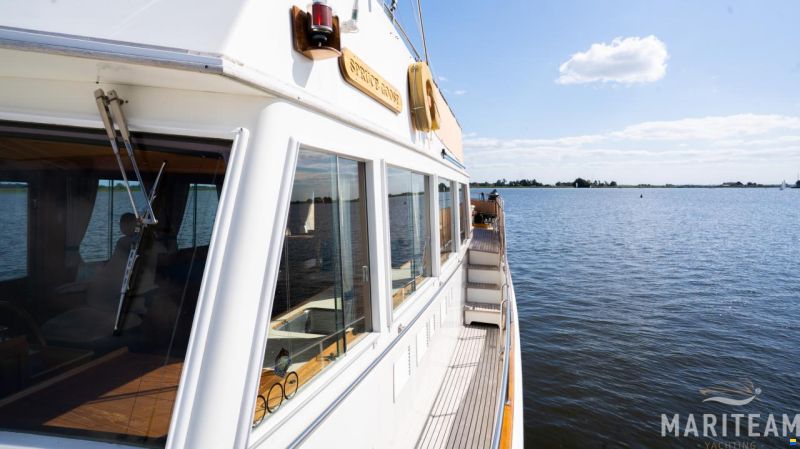 Grand Banks 49 motoryacht