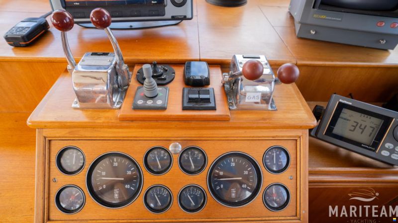 Grand Banks 49 motoryacht