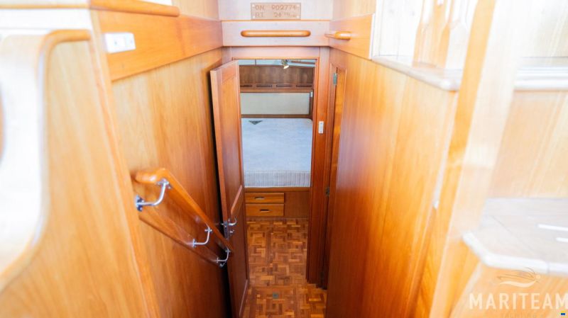 Grand Banks 49 motoryacht