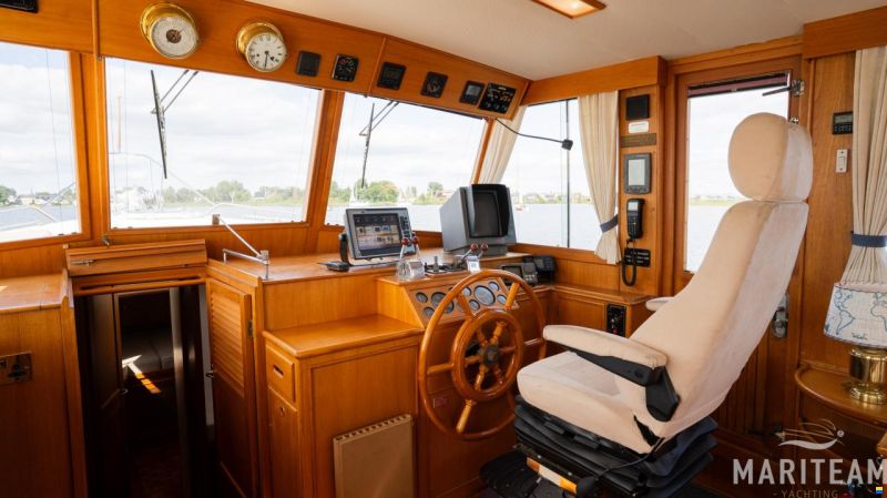 Grand Banks 49 motoryacht