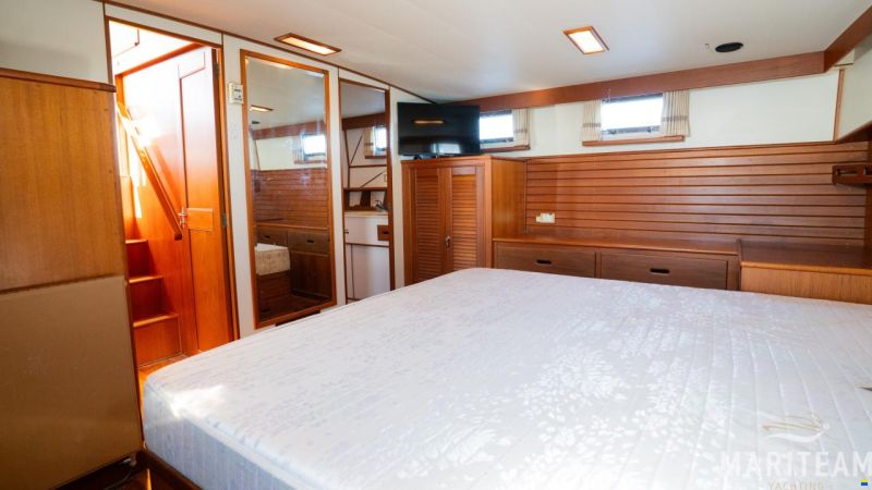 Grand Banks 49 motoryacht