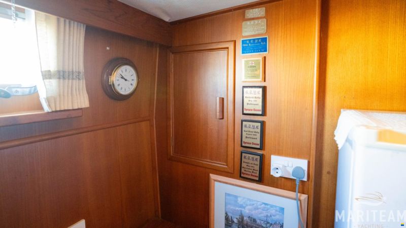 Grand Banks 49 motoryacht