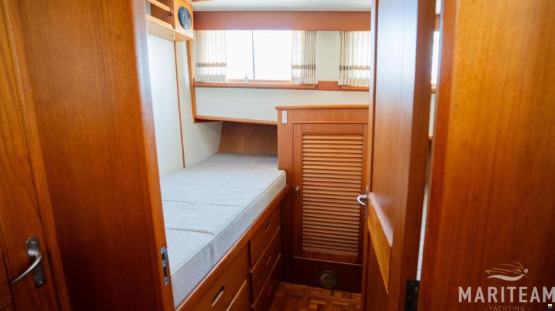 Grand Banks 49 motoryacht