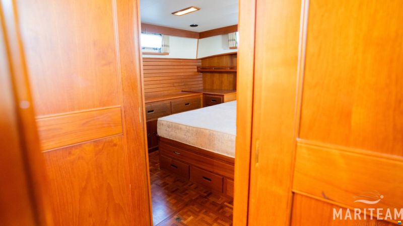 Grand Banks 49 motoryacht