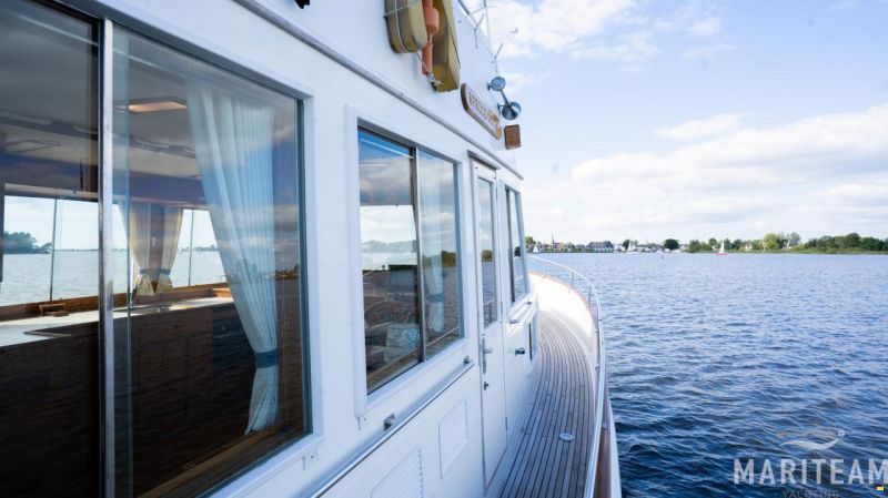 Grand Banks 49 motoryacht