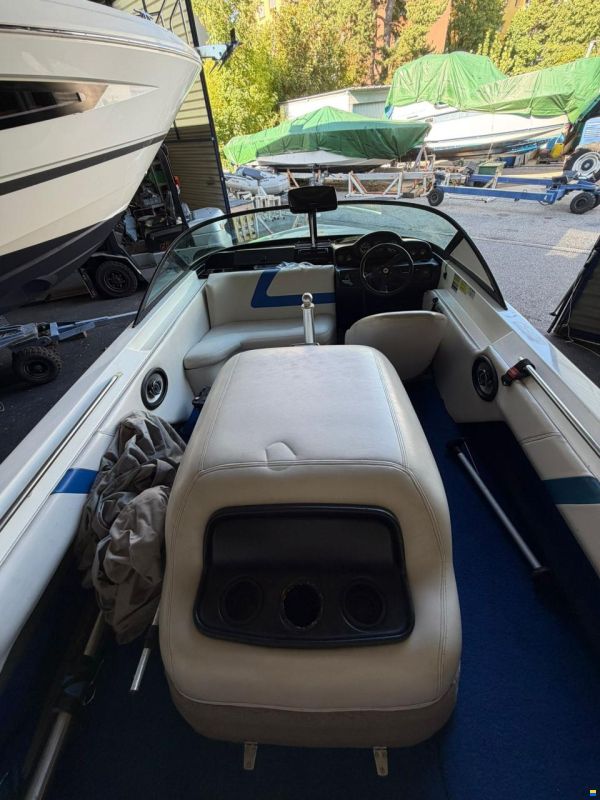 MasterCraft 19 Skier
