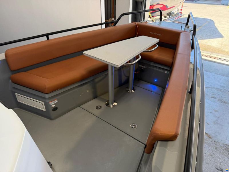 Axopar 28 Cabin
