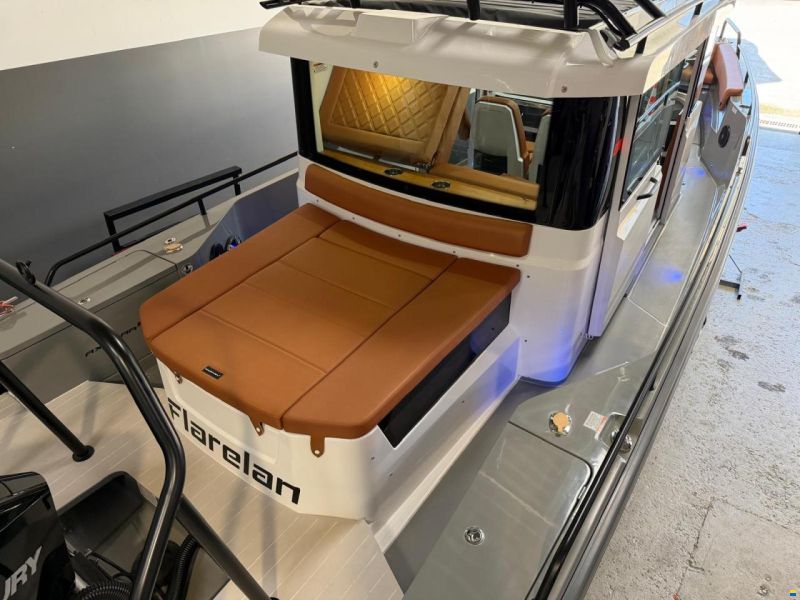 Axopar 28 Cabin