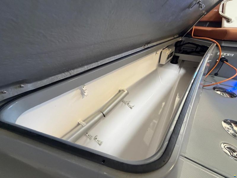 Axopar 28 Cabin