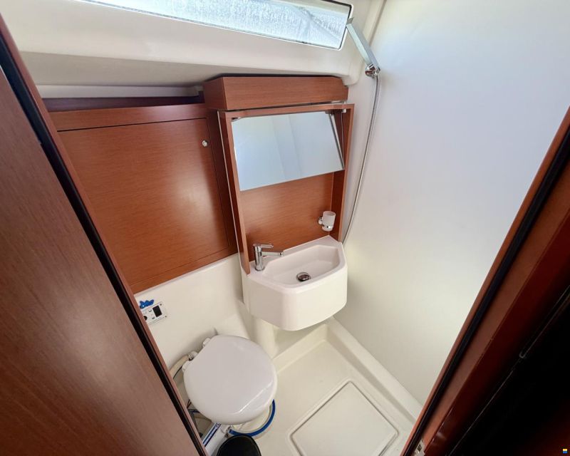 Beneteau Oceanis 51.1