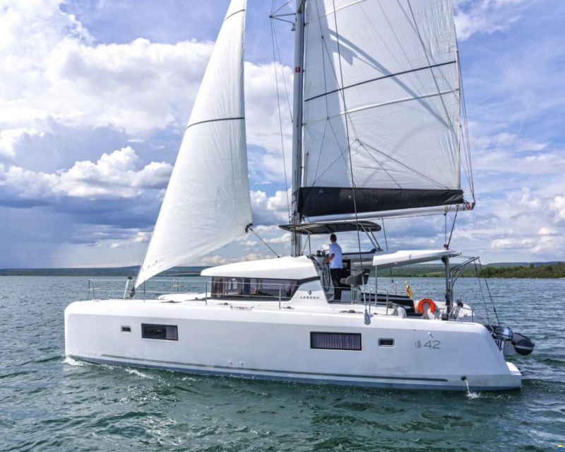 Lagoon 42
