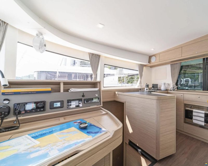 Lagoon 42