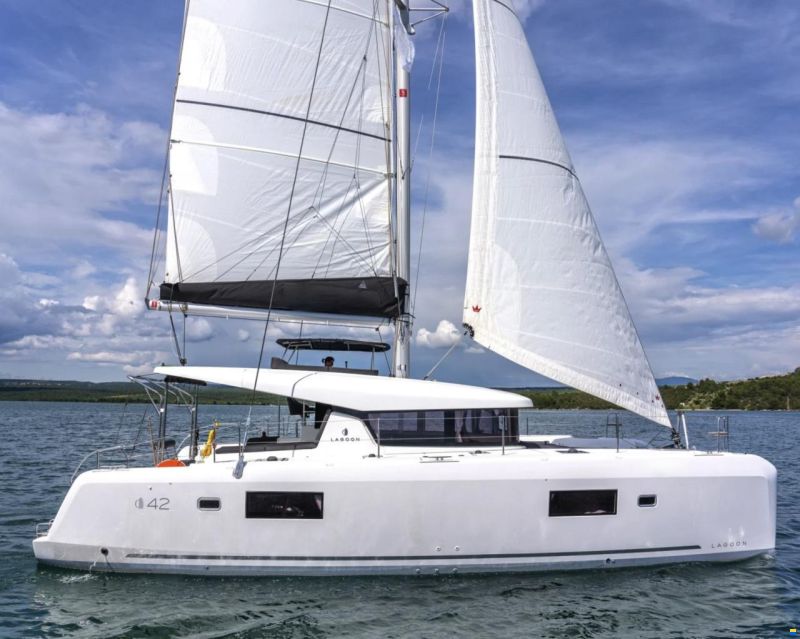 Lagoon 42